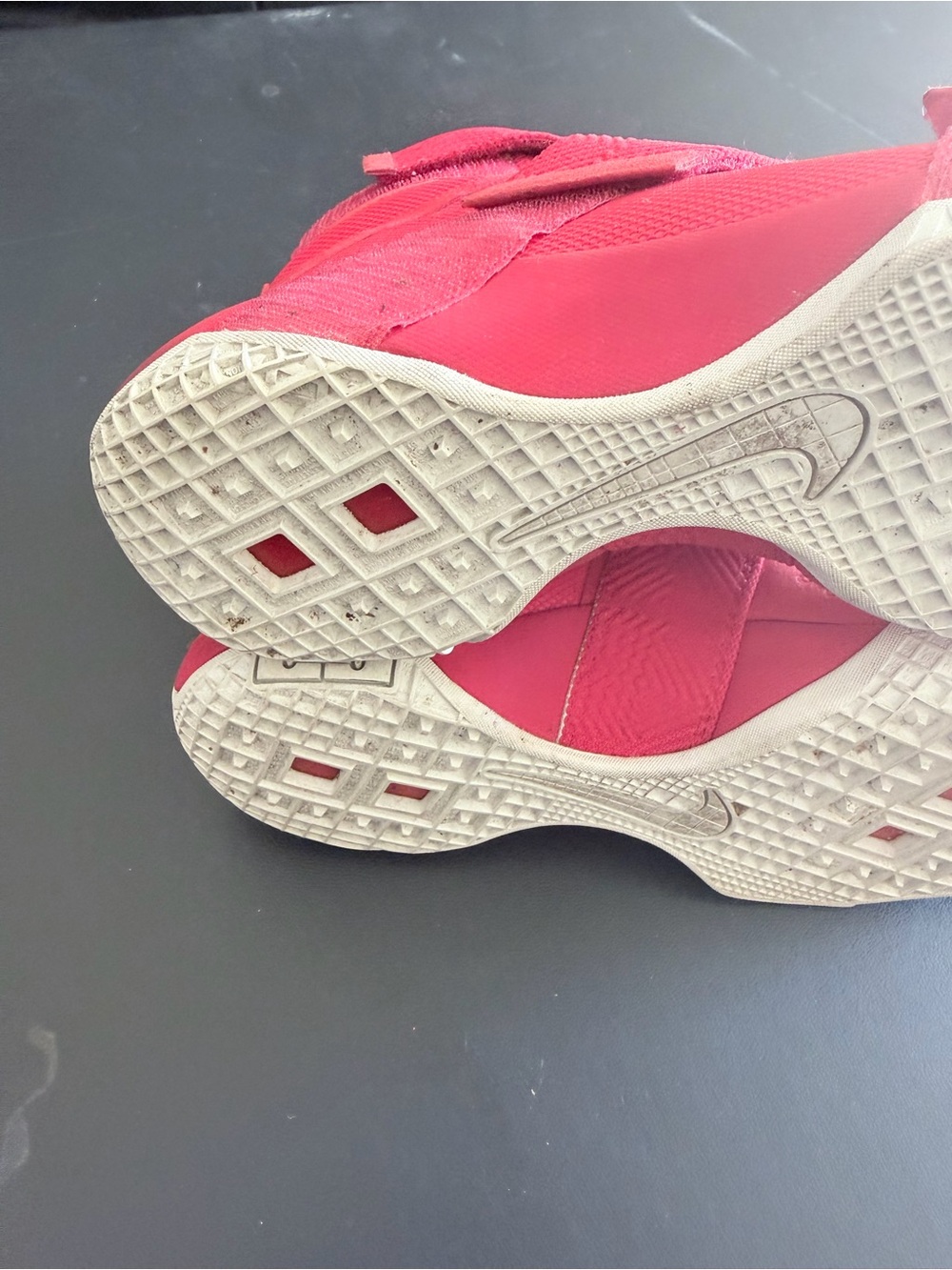 Nike red Athletic Sneakers LeBron James - Picture 6 of 6